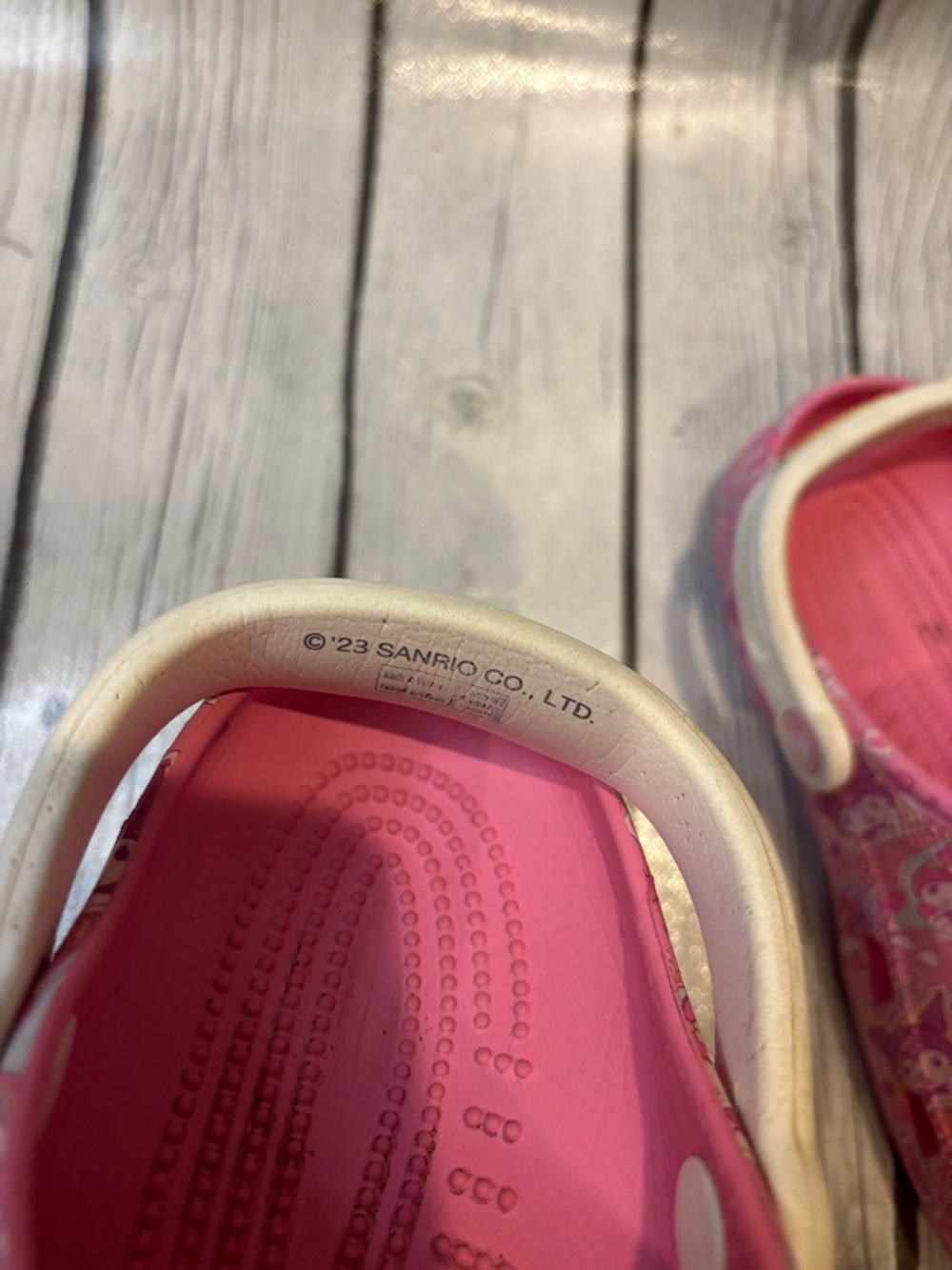 CROCS Kids size 4 Pink Hello Kitty Sanrio Clog Sandals with Charm Accents - Picture 6 of 7